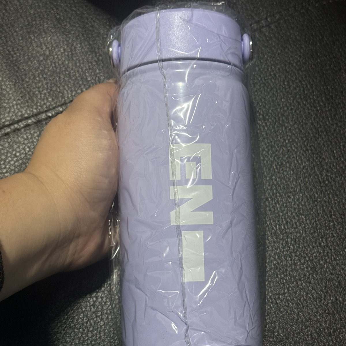 xxloeycarts's tweet photo. wts lfb ph #xxloeycarts_sells

Enhypen Dunkin' Donut Flask (Purple)

₱300 

- onhand 
- never been used
- payo|3 days dop

MOP: Gcash/Maya 
MOD: Lalamove/J&amp;T

reply/dm to claim

t. jake jungwon jay ni-ki sunghoon sunoo hee enhypen flask ph https://t.co/ZZ3BoIrKXW