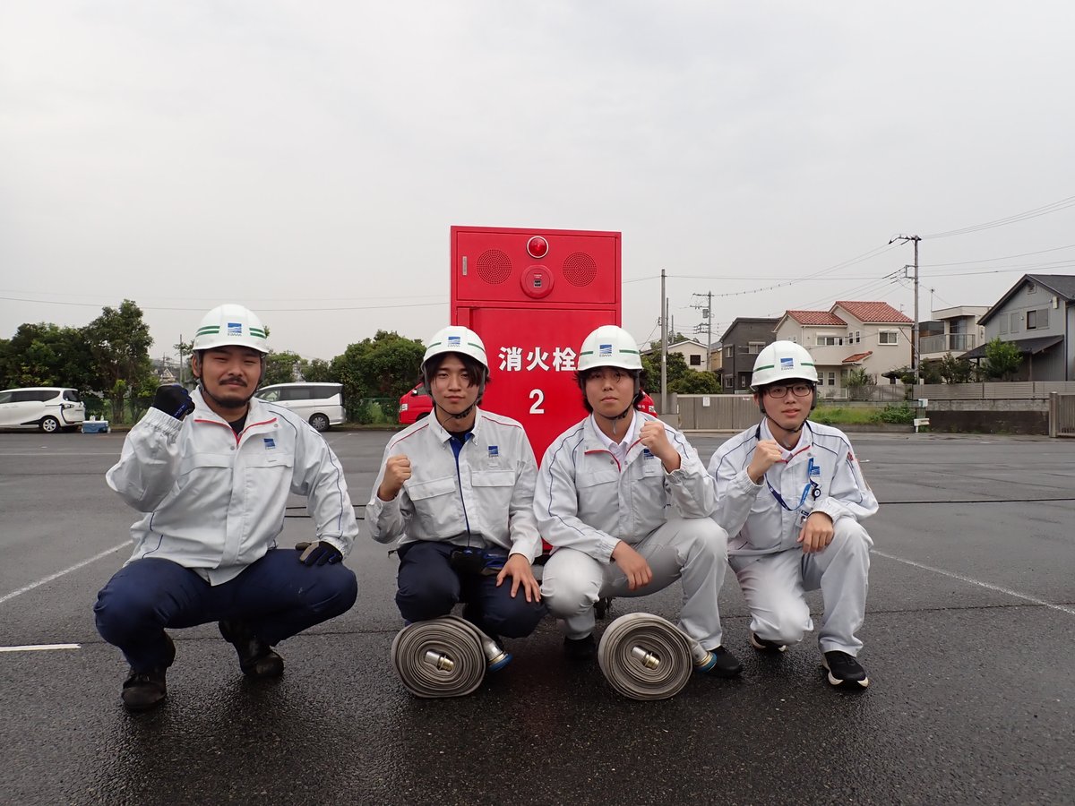 Fujisawa_Fire_D's tweet photo. 「＃藤沢市防火協力会　消防操法大会通信　vol.1」
9月2日から操法大会に向けて特別訓練が始まりました！4日は ＃荏原製作所藤沢事業所 自衛消防隊・ ＃アイシンシロキ 自衛消防隊の2隊が訓練を実施しました！これから訓練を重ねて大会当日は最高の笑顔になるよう頑張りましょう！＃藤沢消防 https://t.co/rc1s7A2JRW