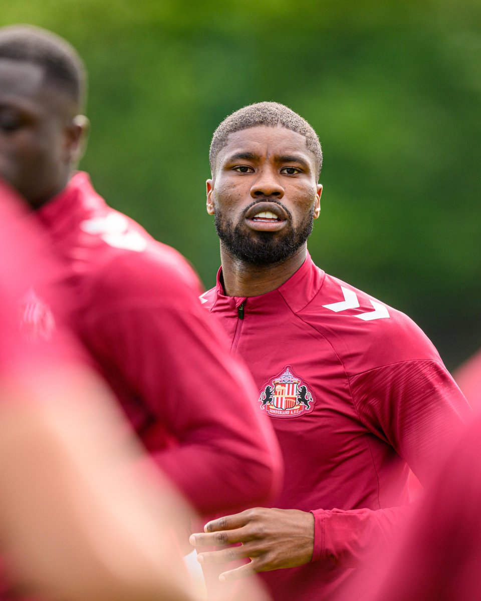 SunderlandAFC's tweet photo. First training session for Malick and Kevin 💪✅ https://t.co/RKvkTISlym
