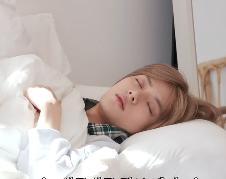 ghostingsoobin's tweet photo. i love how in every interview, whenever beomgyu is asked what he does in his free time, he always answers "i sleep all day" bc in the to do spin-off episode he basically slept through the entire first episode and even took a few naps...he just loves sleeping so much i love him https://t.co/bKV9AJWnQP