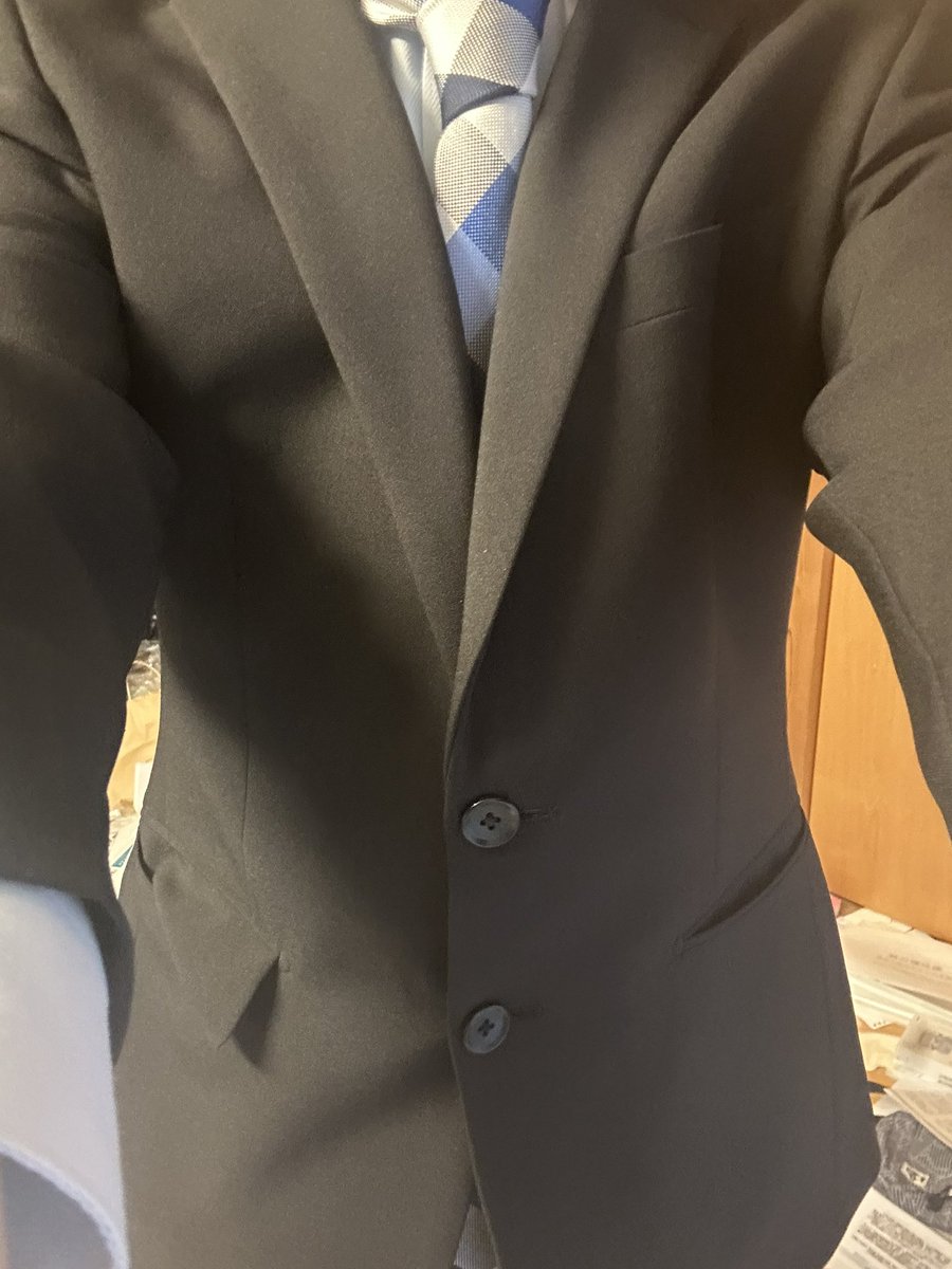 REIN_cod's tweet photo. 配信はスーツでいかしていただきます https://t.co/Id4a882RQc