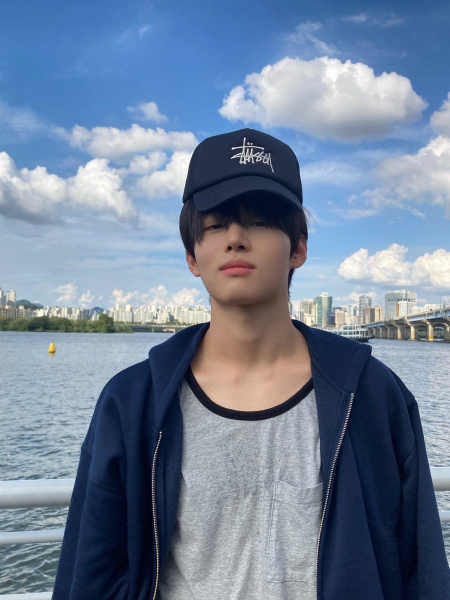 yongfiles's tweet photo. idid.did.idid instagram update 🧵 

#JANGYONGHOON #장용훈 #IDID #아이딧 https://t.co/cnKYS8I1zR