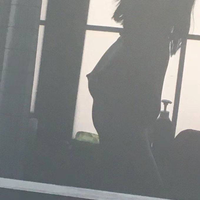 AbbyRobbin37840's tweet photo. 无套但是不射进去真的不会怀孕吗？🥺 https://t.co/K0AGFxir2i
