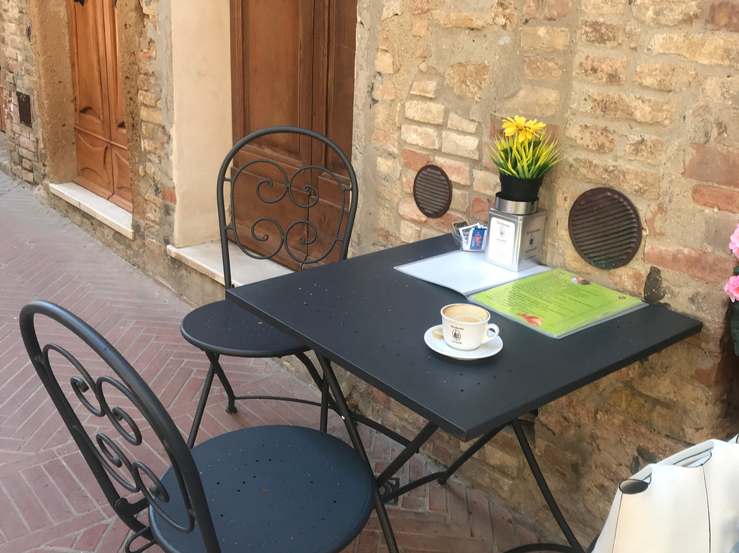 LeilaColtoec's tweet photo. @BarcelonaTurismo Hoy tomé un café en el Born y compré cerámica espaola, un día perfecto explorando la ciudad! https://t.co/mjiuFFz4kZ
