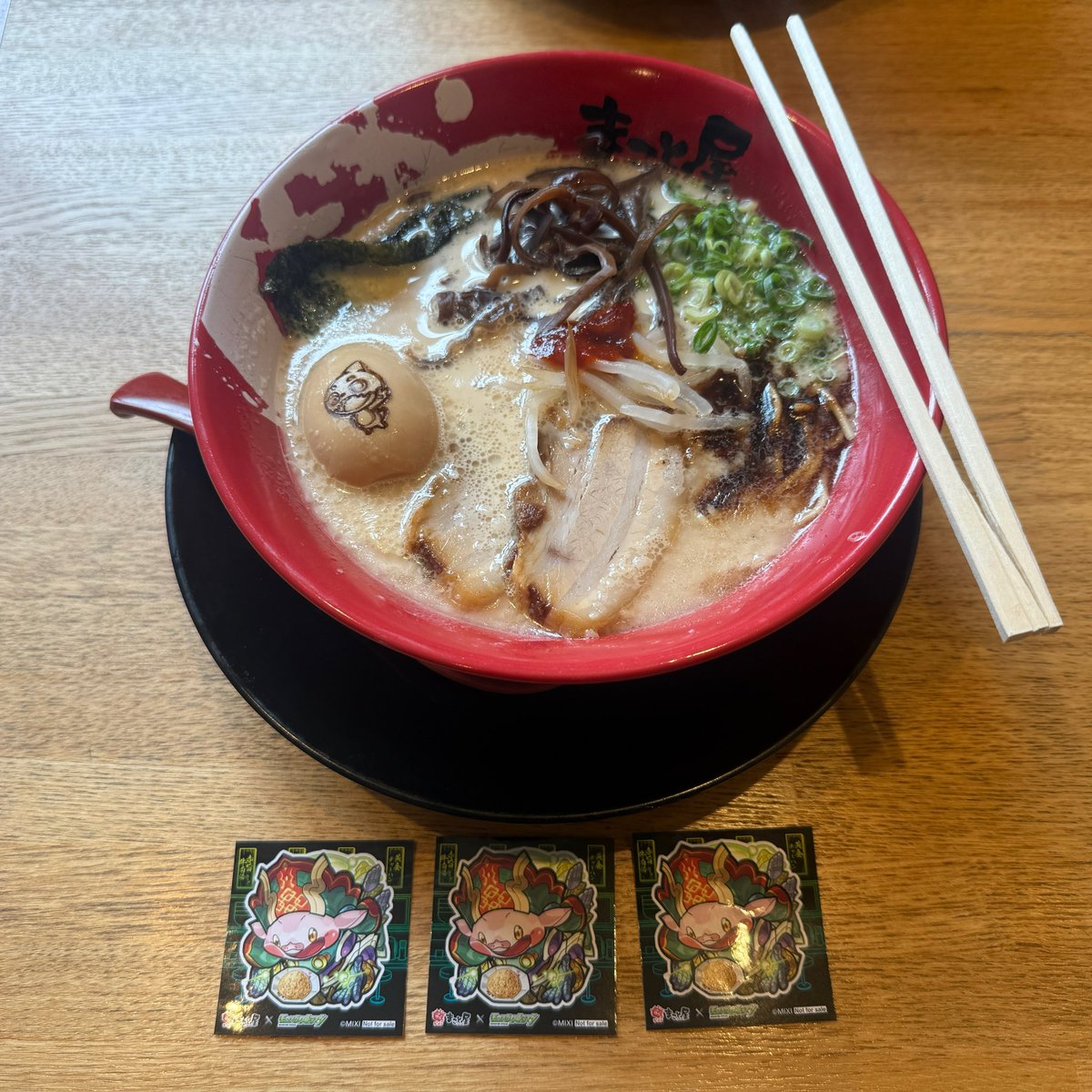butapig31's tweet photo. シール目当てで獣神麺３杯頼んだらこれ🙄

獣神麺は美味しかったです🙄
#モンスト
#モンスト好きと繋がりたい
#麺獣神祭 https://t.co/TF1zMhxNbT