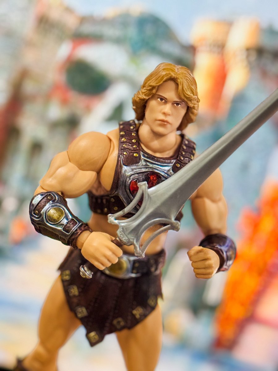 vantaesms's tweet photo. A friend gifted me the He-man action figure. This guy is so fun to pose! https://t.co/GFc7aYmgsl