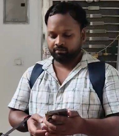 roncool123d's tweet photo. @ICICIBank @ICICIBank_Care @RBI  am extremely concerned about the conduct of ICICI Bank’s recovery agents. They are repeatedly calling my family members and using abusive, inappropriate and threatening language. I request ICICI Bank to immediately stop such calls. https://t.co/4EvbBWtwj1