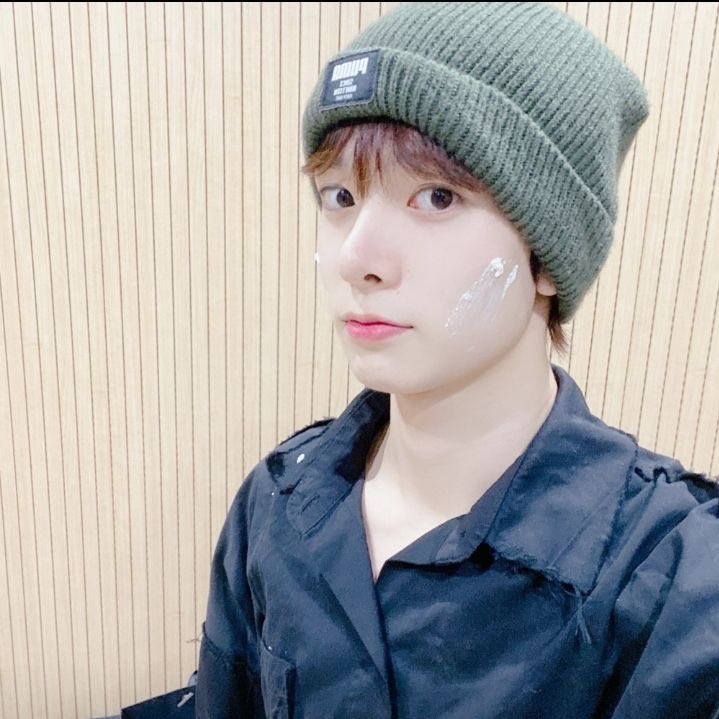 Vamp7FATE's tweet photo. Este chico que ven aquí cumplió su sueño de ser cantante pero saben que más logró? Venció el cancer siendo apenas un niño pequeño cuando lo único que pensaba era “quiero vivir, quiero volver a casa” Hee no hay palabras mas que un gracias por nunca rendirte ❤️‍🩹 https://t.co/bi6iqjZQt5