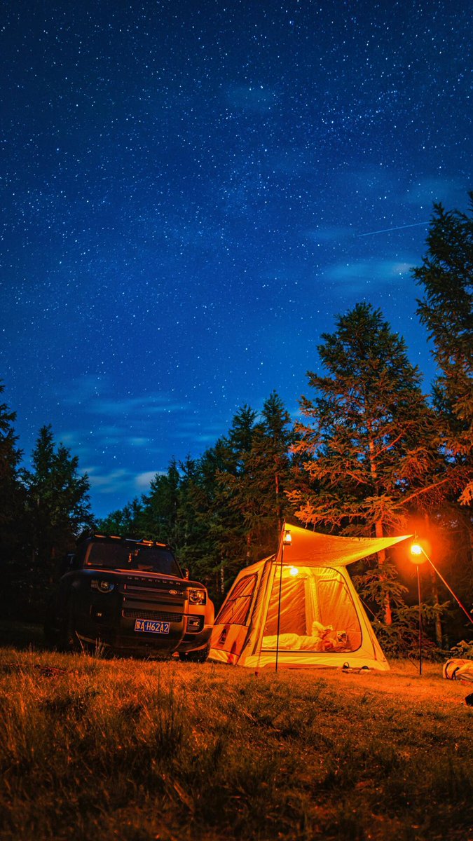 LuciaPaulslq's tweet photo. Noche de camping bajo un cielo lleno de estrellas, el sonido del río y el aroma de las brasas hacen que cada momento sea perfecto.  #AventuraAlAireLibre， https://t.co/3pFV1ROusI