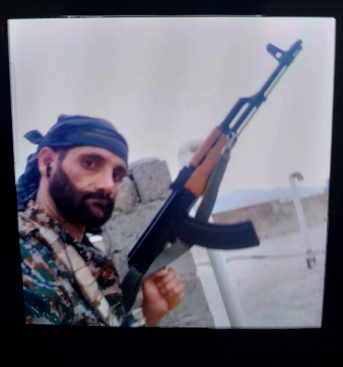 IranNewsAgency0's tweet photo. 🚨🦀 
مزدور تروریست یاسر لفوتی
نام یکی از پدران: حسن 
+ گیلان؛  آستانه اشرفيه؛ روستای کینجاه
+ اسنایپر گروهک تروریستی سپاه پاسداران (دوره دیده در سوریه) 
+ جنایات بی‌شمار در خیزشهای ملی بخصوص انقلاب شیروخورشید
+به گفته اهالی؛ در ابتدای جنگ رژیم تروریستی جمهوری اسلامی و آمریکا با پوشش زنانه و چادر فرار کرده است و به محض کسب اطلاعات جدید؛ آپديت خواهد شد.
+ تمام اهالی خانواده این مزدور؛ سپاهی یا بسیجی هستند و در قتل‌عام دی‌ماه ۱۴۰۴ بطور مستقیم دست داشته‌اند. 
+ آخرین آدرسی که دیده شده و  برای عرض سلام و خسته نباشید داریم:
لشت نشاء- خ شهيد بهشتي