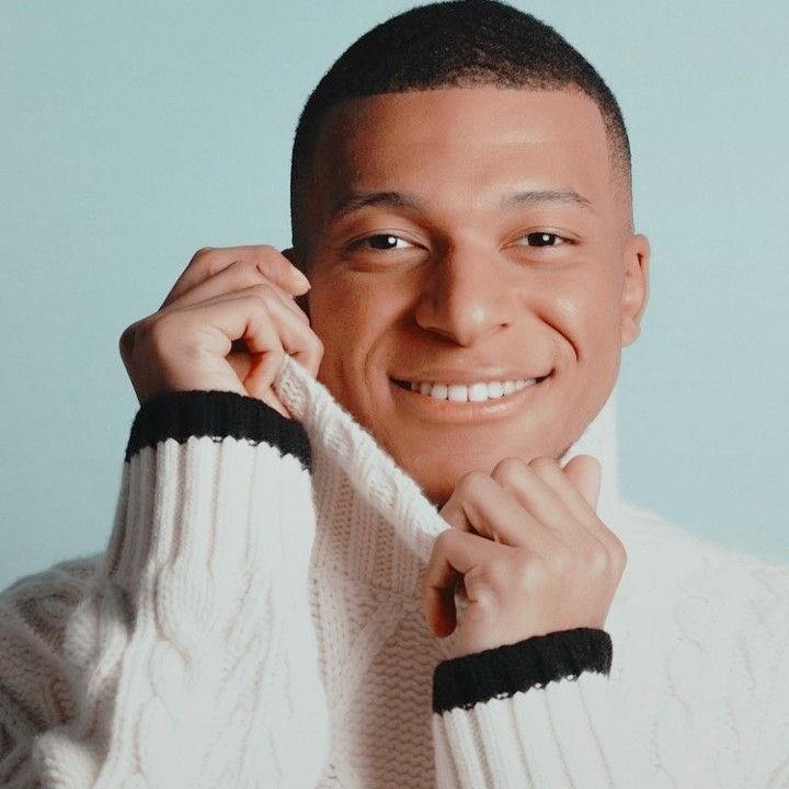 unleashwon's tweet photo. okay i’ve cried enough about the magazine…Why is he hitting the mbappe aegyo im pissing myself https://t.co/tuqjNjeHbi