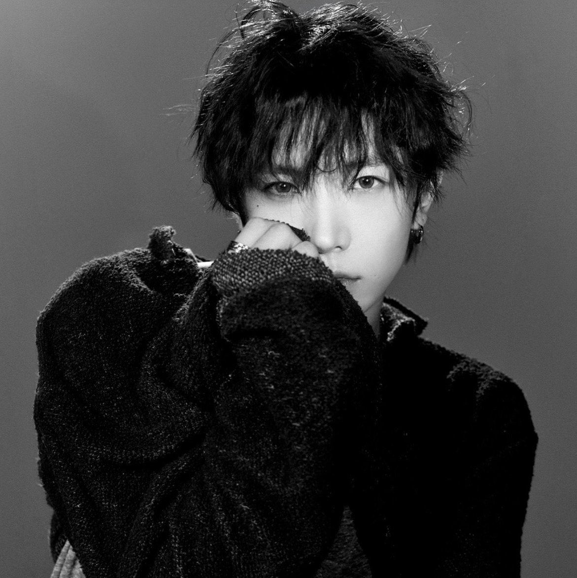 unleashwon's tweet photo. okay i’ve cried enough about the magazine…Why is he hitting the mbappe aegyo im pissing myself https://t.co/tuqjNjeHbi