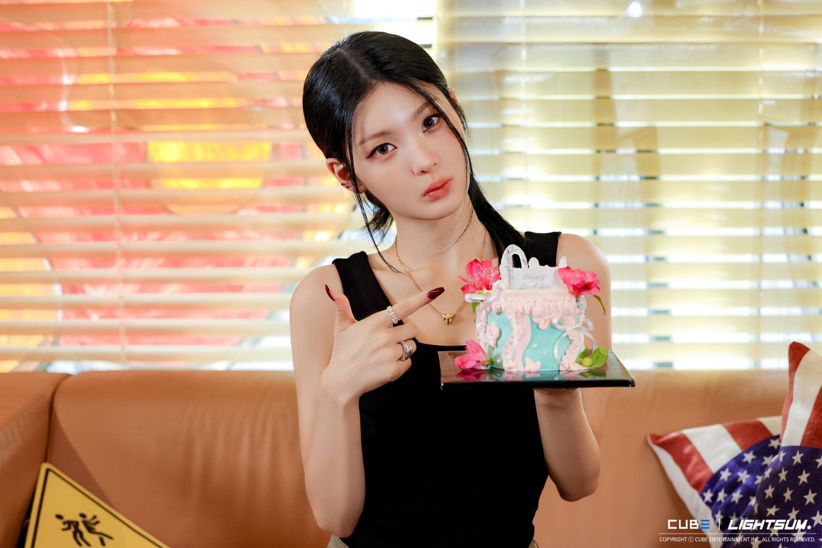 CUBE_LIGHTSUM's tweet photo. [📸] PARTY / 상아(SANGAH) [SUMPLY] 비하인드

더 많은 사진은 LIGHTSUM Berriz MEDIA 게시판에서 확인하세요! 📃
🔗 https://t.co/Y411wi7HE7

#LIGHTSUM #라잇썸
#SANGAH #상아
#SUMPLY #PARTY https://t.co/W4ysKxQv40