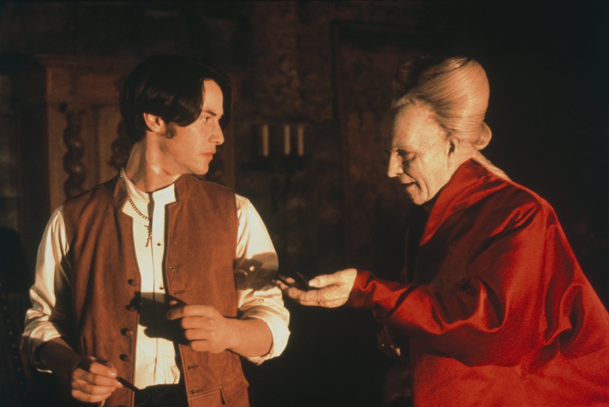 ATRightMovies's tweet photo. Interview with the Vampire or Bram Stoker's Dracula? https://t.co/HAT6TfFibk