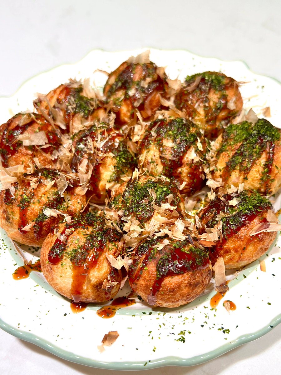 assalasallane's tweet photo. Craving late-night street bites  This crispy takoyaki just hit different—warm, savory, and loaded with octopus bits. Street food u003e anything else!， https://t.co/uVhwtlZfCy