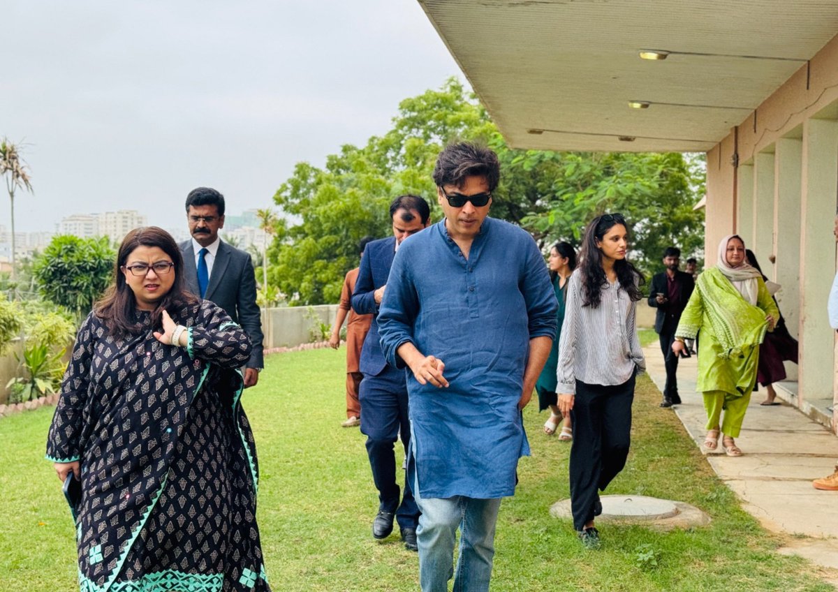 ZindagiTrust's tweet photo. Federal Minister for IT &amp; Telecommunication @ShazaFK visited a #ZindagiTrust adopted school to see our approach to public education, followed by a productive exchange with Shehzad Roy on ideas for creating better opportunities for children.

#Education #Technology https://t.co/6xrh03Kda1