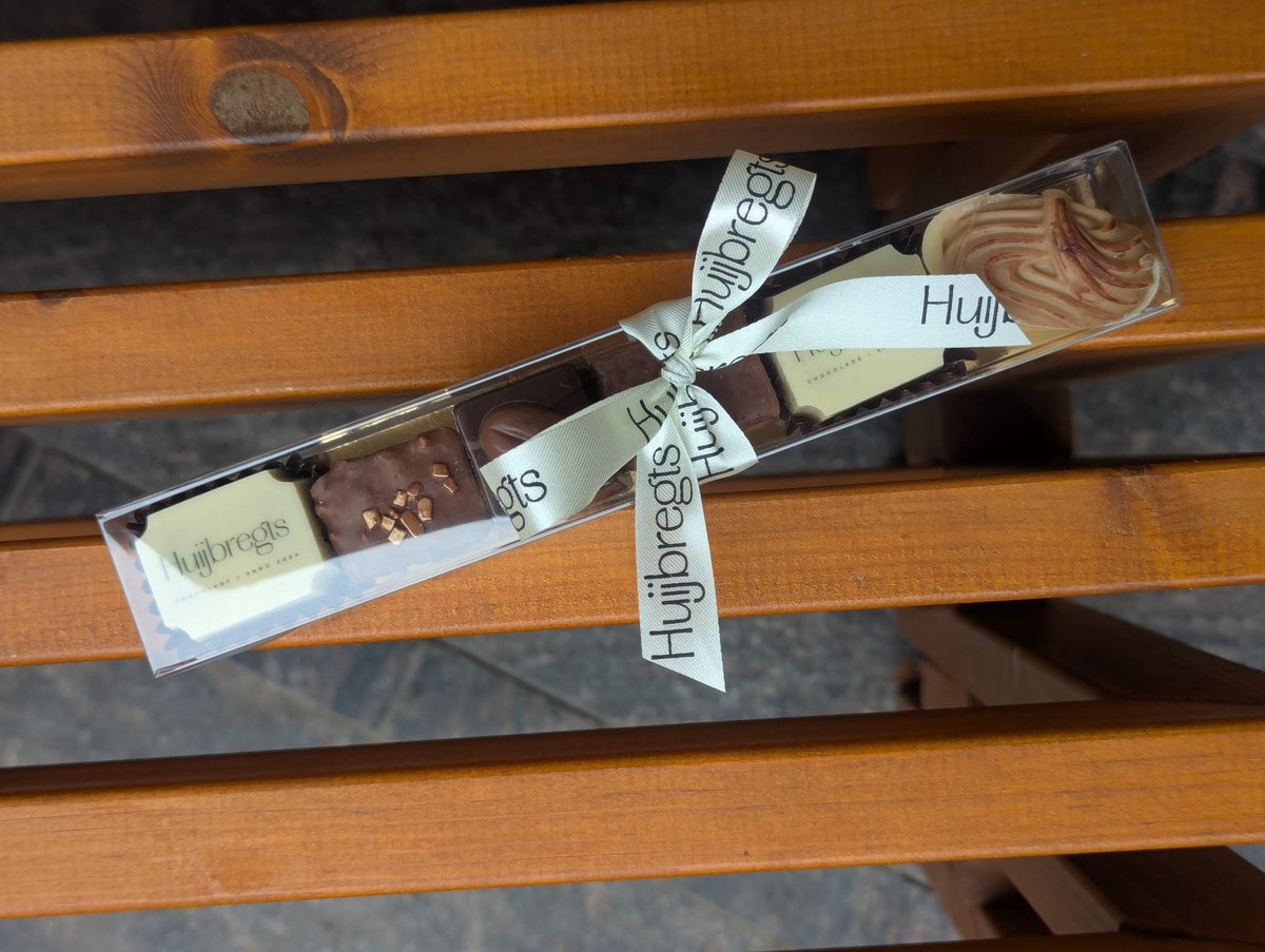 gina_huijbregts's tweet photo. Goedemorgen, gezellige mensen op X. Ik mag vandaag en morgen weer chocolade verkopen.
Hele fijne dag allemaal 🤗🤗🤗.
#HuijbregtsChocolade #Kruisstraat10 #Boxtel https://t.co/OWov8aUyBw