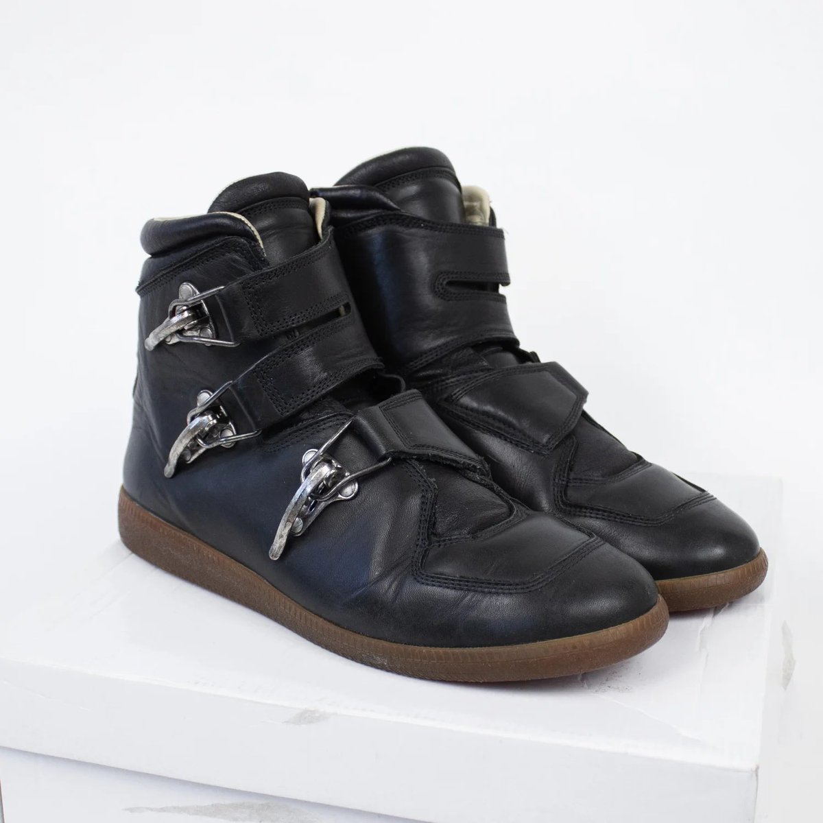 freebillin's tweet photo. Xaviersobased wearing Maison Margiela AW10 Ski Buckle GAT Boot (2026). 

Xav is currently opening for Ken Carson’s US “xperimenting” Tour. https://t.co/tRYCh25xvj