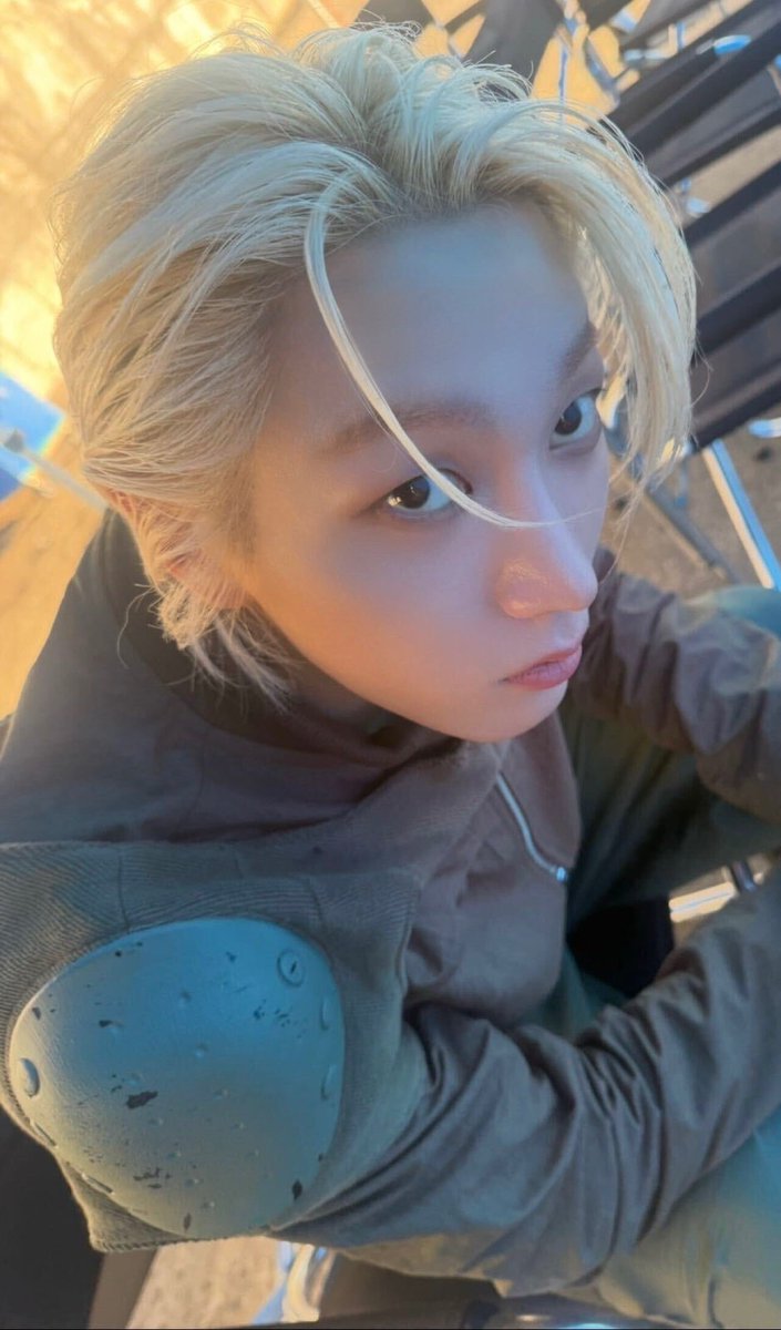 bndwiki's tweet photo. 🌟 [#WEVERSE UPDATE] 260904 #WOONHAK

HBD Sungho hyung!!🥳
Aung-daung*
Tikyeok-takyeok*
Tiki-taka*
Sungho-Woonhak

*T/N:
Aung-daung = quarrelling over trivial things
Tikyeok-takyeok = friendly tiffs and lighthearted squabbling
Tiki-taka = smooth back-and-forth bantering/bickering between two people