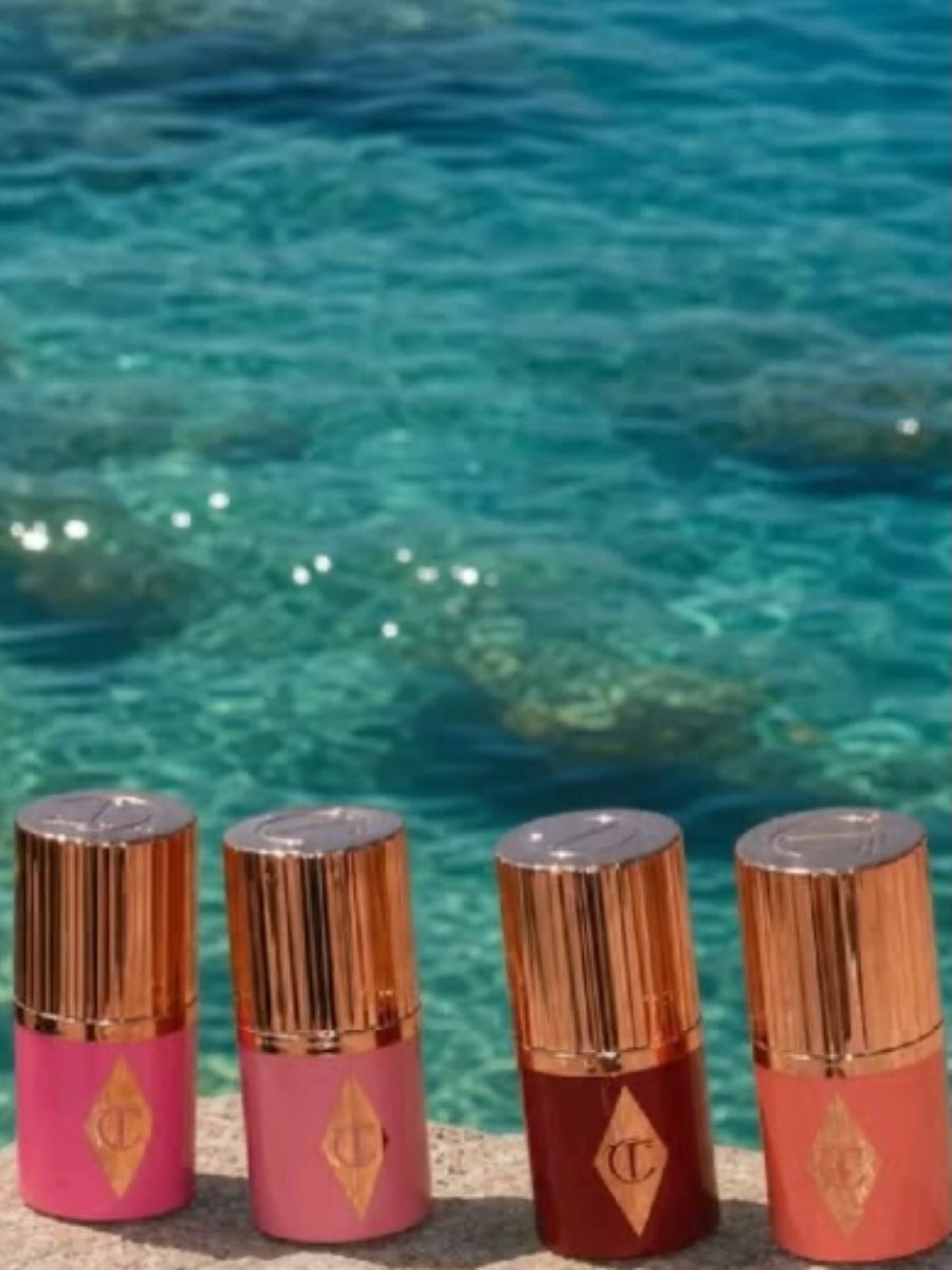 DulceAndr's tweet photo. Mini Unreal Mini Blushes are here. Shop the exclusive shades on Charlotte Tilbury’s website and app. https://t.co/oUPXYcaYsT