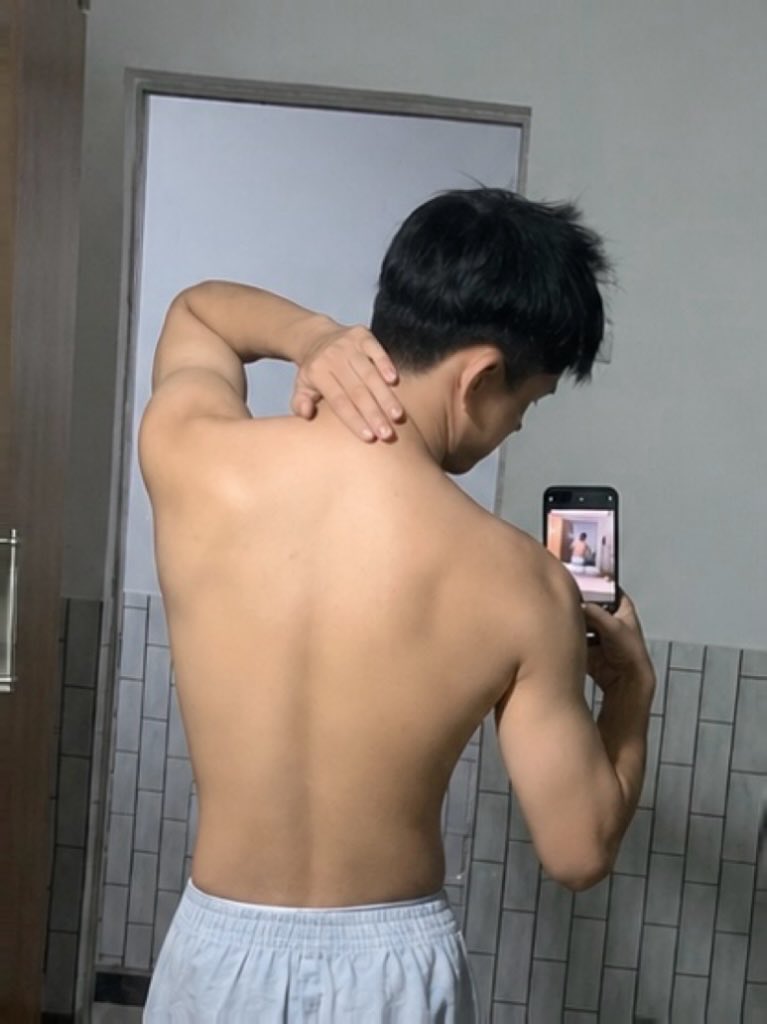 JHo_494's tweet photo. bàn cào móng 204👀 https://t.co/usiIBWUbJc