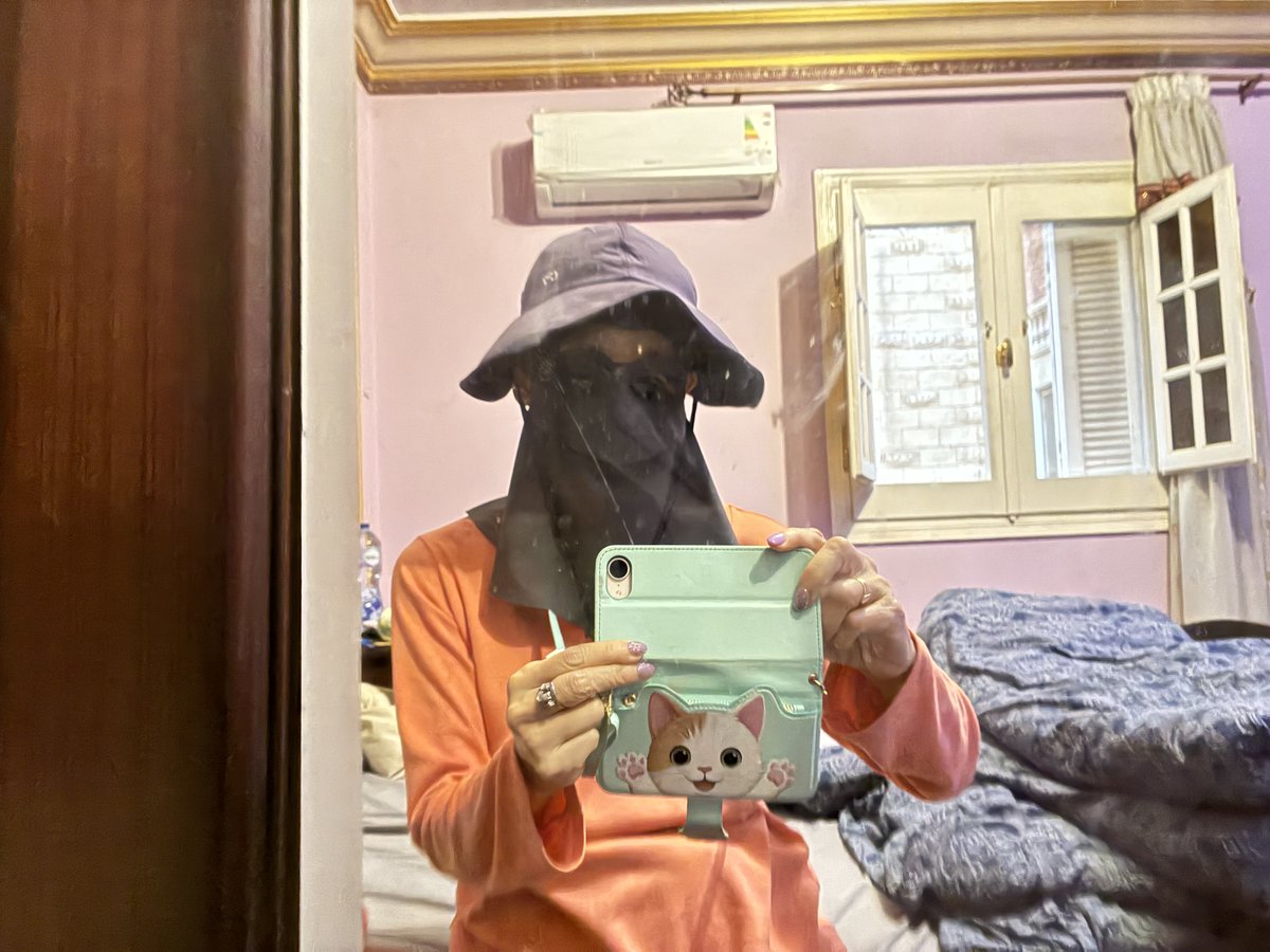 mrktamai's tweet photo. Cairo is blazing under the strong sun! ☀️ Since I don’t want to get sunburned, this is how I dress every time I go out. 😂 Do I look like a terrorist?! 😆
🇪🇬🇪🇬🇪🇬🇪🇬🇪🇬
#Cairo #Egypt #EgyptLife #StrongSun #SunProtection https://t.co/b5bthHIapX