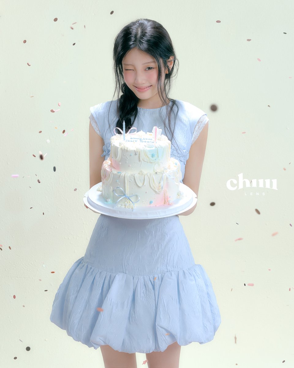 chuulens's tweet photo. 아일릿원희가 츄렌즈 뮤즈라고? 
ㄴ 네!!!!! ❤*.(๓´͈ ˘ `͈๓).*❤  

앞으로 함께할 츄렌즈 × 아일릿 원희,
많은 관심과 사랑 부탁드립니다( ᵕᴗᵕ )!✩ 

WELCOME TO CHUU LENS, ILLIT WONHEE! https://t.co/oowK76AsuY