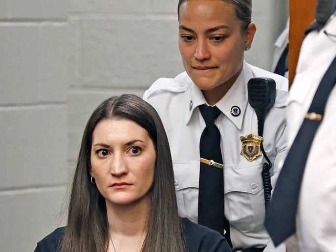 MarioNawfal's tweet photo. 🇺🇸 The Lindsay Clancy trial is now teetering on a mistrial after the jury deadlocked for a second time.

After 6 days of deliberations, jurors told the judge again that they cannot reach a unanimous verdict.

Her attorney, Kevin Reddington, is now blaming one juror, claiming the person “refuses to listen to the law” on reasonable doubt and asking the judge to remove them.

Judge William Sullivan refused, saying he would not accept one side’s version of what is happening inside the jury room.

If jurors return a third deadlock note, a mistrial is likely.

Clancy does not dispute that she killed her 3 children in 2023. The trial is over whether she was criminally responsible, with her defense arguing postpartum psychosis and prosecutors arguing she planned it.

Source: NBC News / Writer: Julie