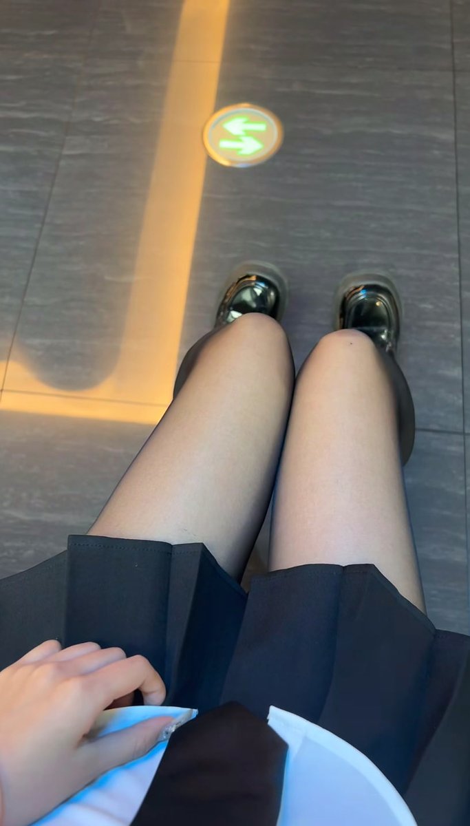 vmwhit's tweet photo. 我唯一相信男人的话 就是他夸我好漂亮 https://t.co/pVegVjXtsP