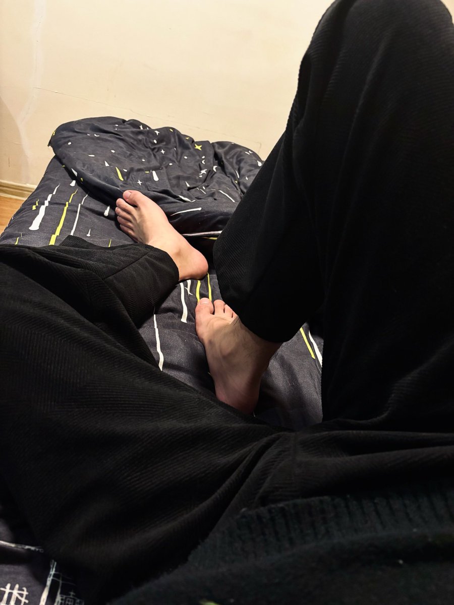 HGTCS's tweet photo. 不想上班 
#体育生 #牛马 https://t.co/k0MstqoLy4