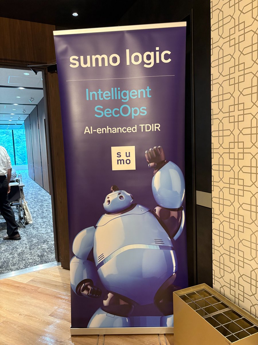 cybercommand_co's tweet photo. Sumo Logicの製品イベントに参加。100名近い参加で盛況でした！
特に共感したのは、SOC工数やSIEM、ログ保管まで含む『運用コスト全体』を見直す視点です。
AI活用も業務削減にとどまらず、人にしかできない業務へ注力する方針が素晴らしいと感じました。
 #SumoLogic #Security #AI #SOC #SIEM https://t.co/cTMDHLs1hC