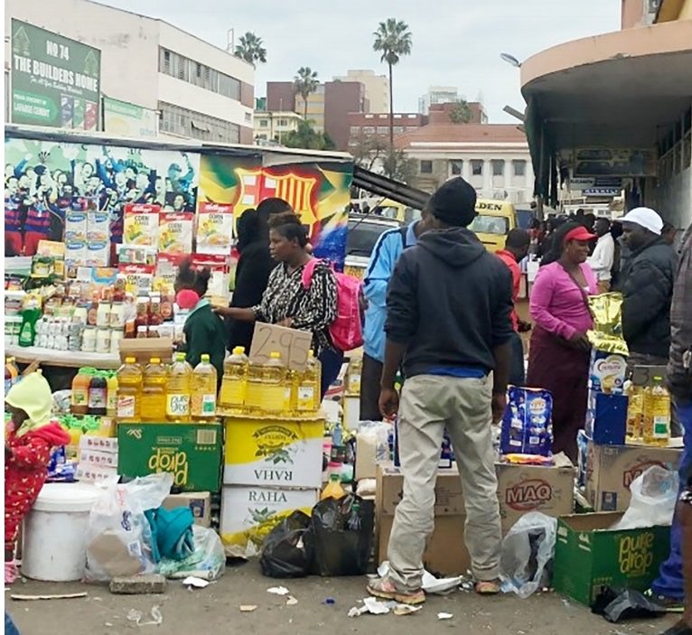 shumbakadzi_zim's tweet photo. Imagine ma Investor eCOMESA achiuya finding nyika yakadai 👇🏿. Will they even trust Zim with their money?

Kune COMESA in coming weeks and we need to clean the city including removing illegal vendors who in business may discourage investor confidence in the country.

Yes, it is painful for our citizens to be removed from the streets but are they really supposed to be there? NO!

Isn't there another place set up for them to freely sell their stuff? YES there is!

Order matters because it shapes how visitors, investors and international delegates perceive us. We cannot afford a situation where vendors are selling their wares haphazardly outside major hotels such as Meikles. A clean, orderly and well-managed city builds confidence, strengthens our international image and signals that Zimbabwe is ready to do business.

We can protect livelihoods while maintaining order by providing properly designated and well-managed vending spaces. How we manage our cities is part of how we build visitor confidence.

Chero ndimi akomana izvi hazvisi bho 🤞🏿

#AsakhiZim
#COMESA2026