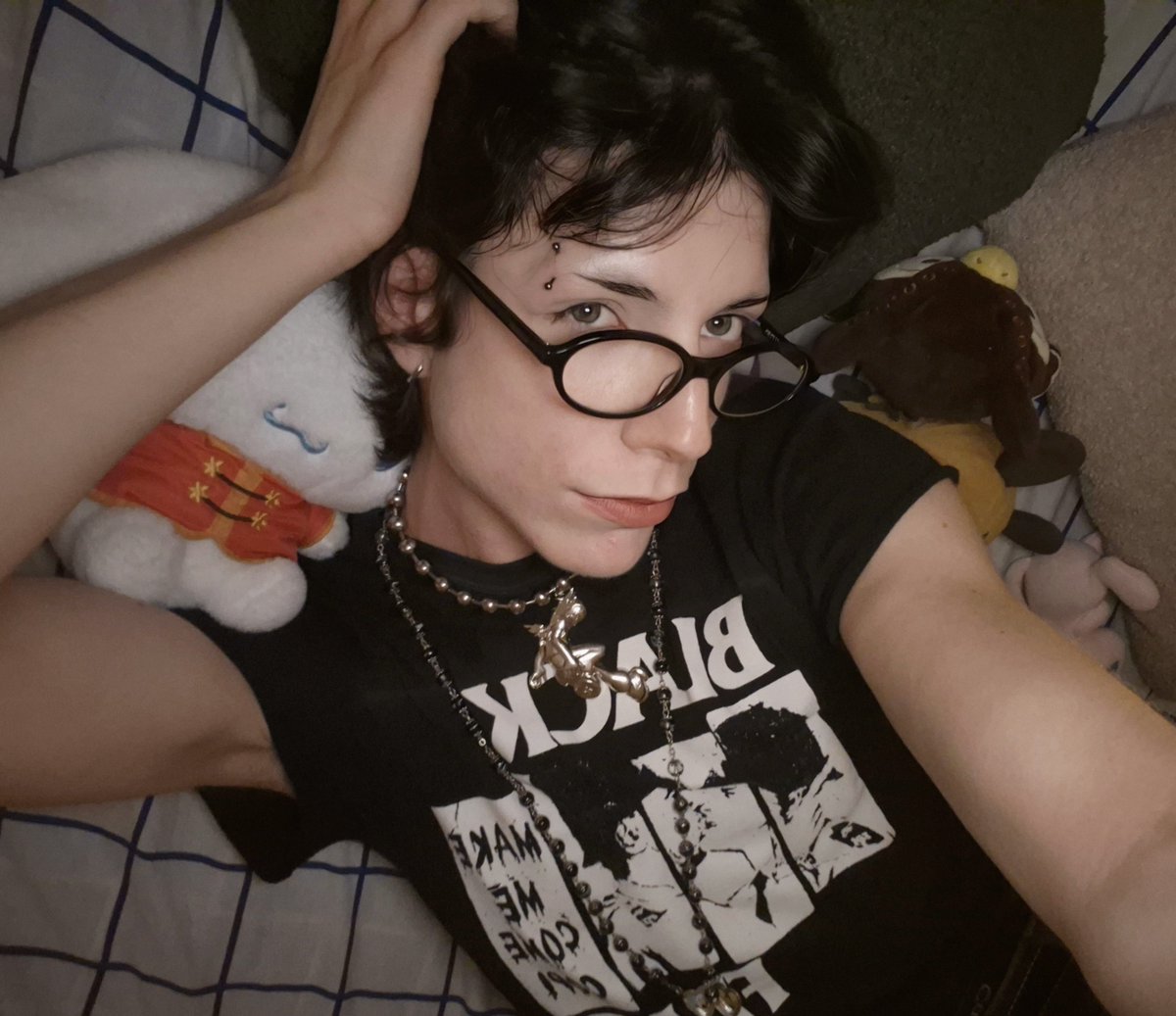 gothnen's tweet photo. 𓏲 ๋࣭ ࣪ ˖ 🎼 #briizeselcaday #brzsd https://t.co/AqqTLyCKBH