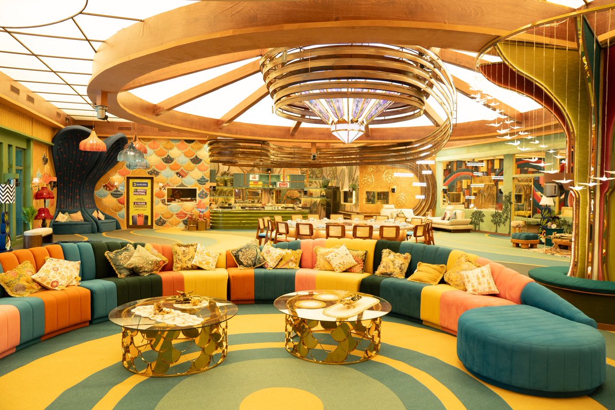 BiggBoss_Tak's tweet photo. 🚨 FIRST LOOK: INSIDE THE #BiggBossTamil10 HOUSE! 

A brand-new season. And a completely new visual identity for the iconic Bigg Boss house! Season 10 arrives with a bold new look as the show celebrates a major milestone. 👀

With Vijay Sethupathi returning as host and the exciting Common Man concept adding a fresh twist, #BiggBossTamil is all set for an interesting new season!