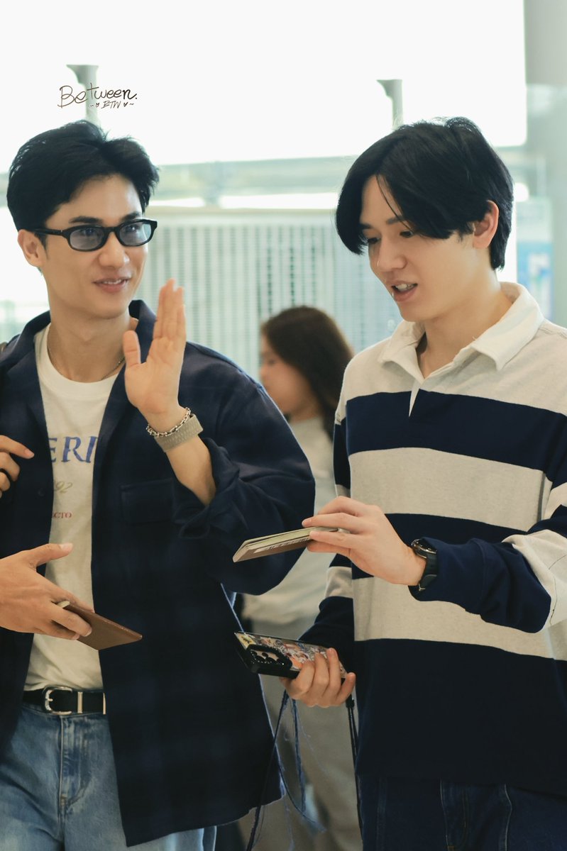 betweenTayNew's tweet photo. วันนี้มาพร้อมกัน 🫣🥰 
@Tawan_V @new_thitipoom 

#TayNewPolcasanXFanday32SG 
#tawan_V #Newwiee #Taynew #เตนิว https://t.co/fP5WuPDMKo