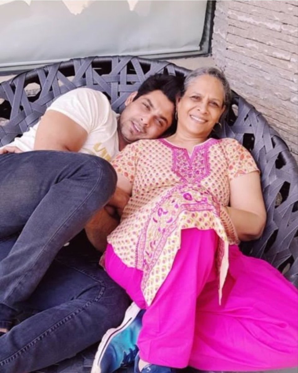 ParamkaurGhuman's tweet photo. I love this beautiful woman so muchβ€οΈ
Thank you @sidharth_shukla bcz of you, I got to know such a beautiful human β¨οΈ
May Waheguru Ji always protect her, bless her with good health, happiness, and endless smiles. πβ€οΈ
Love you Rita Maa ππ«β€οΈ
#RitaMaa
#SidharthShukla https://t.co/NU2MKlkQl0