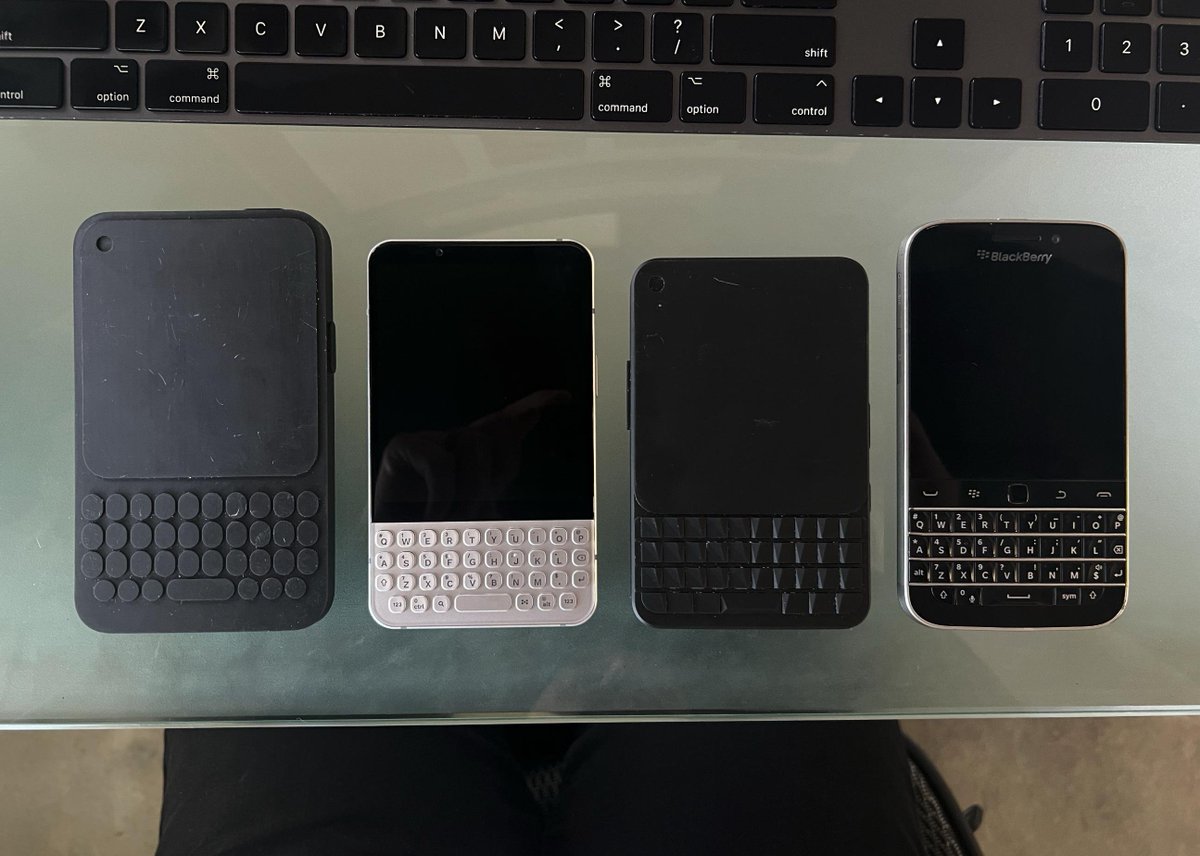 mihaimihale's tweet photo. Side by side
Clicks Communicator, Minimal Phone 2, Titan 2 Elite, and the BlackBerry Classic.
Which one would you use as your daily driver? 📱⌨️
#ClicksCommunicator #MinimalPhone2 #Titan2Elite #BlackBerryClassic #PhysicalKeyboard #Tech https://t.co/mCIJEY7B29