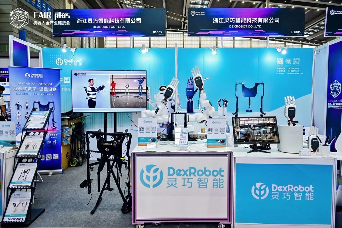 FAIRplus_sz's tweet photo. At FAIR plus 2026, @dexrobotchannel showcased its DexHand series alongside the DexCap data collection system, highlighting how hardware and data work together to push dexterous robotics forward.

From dexterous manipulation to scalable skill learning, FAIR plus 2026 brought the technology and the industry together.

Ready to see where robotics goes next? FAIR plus 2027 awaits. 🚀

#FAIRplus #Robotics #EmbodiedIntelligence #DexterousRobotics #HumanoidRobots #Dexrobot #Shenzhen