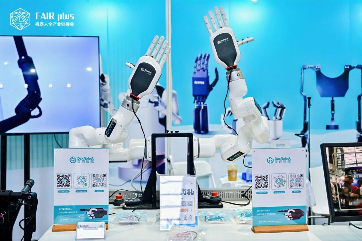 FAIRplus_sz's tweet photo. At FAIR plus 2026, @dexrobotchannel showcased its DexHand series alongside the DexCap data collection system, highlighting how hardware and data work together to push dexterous robotics forward.

From dexterous manipulation to scalable skill learning, FAIR plus 2026 brought the technology and the industry together.

Ready to see where robotics goes next? FAIR plus 2027 awaits. 🚀

#FAIRplus #Robotics #EmbodiedIntelligence #DexterousRobotics #HumanoidRobots #Dexrobot #Shenzhen