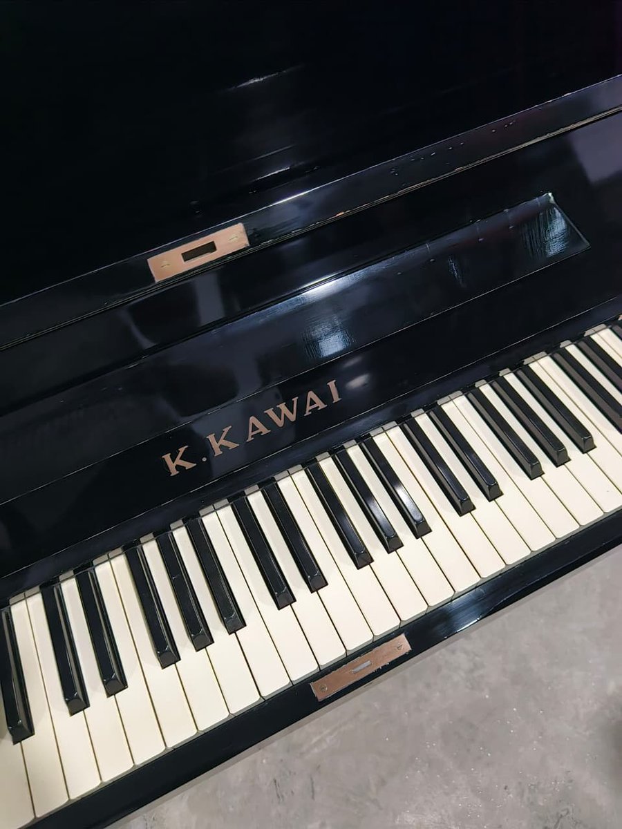NakestraMus's tweet photo. Kawai K35 Upright Piano. 

132cm x 154cm x 61cm. https://t.co/wBqkJW7e7R