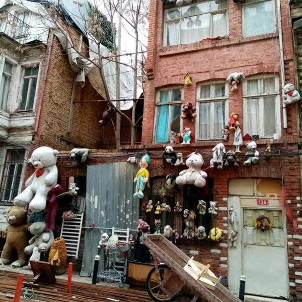 darkwebhaber's tweet photo. Kadıköy Yeldeğirmeni Mahallesi, dünyanın en havalı mahallelerinden biri seçildi. (Brooklyn Of) https://t.co/PhnR4HDjln