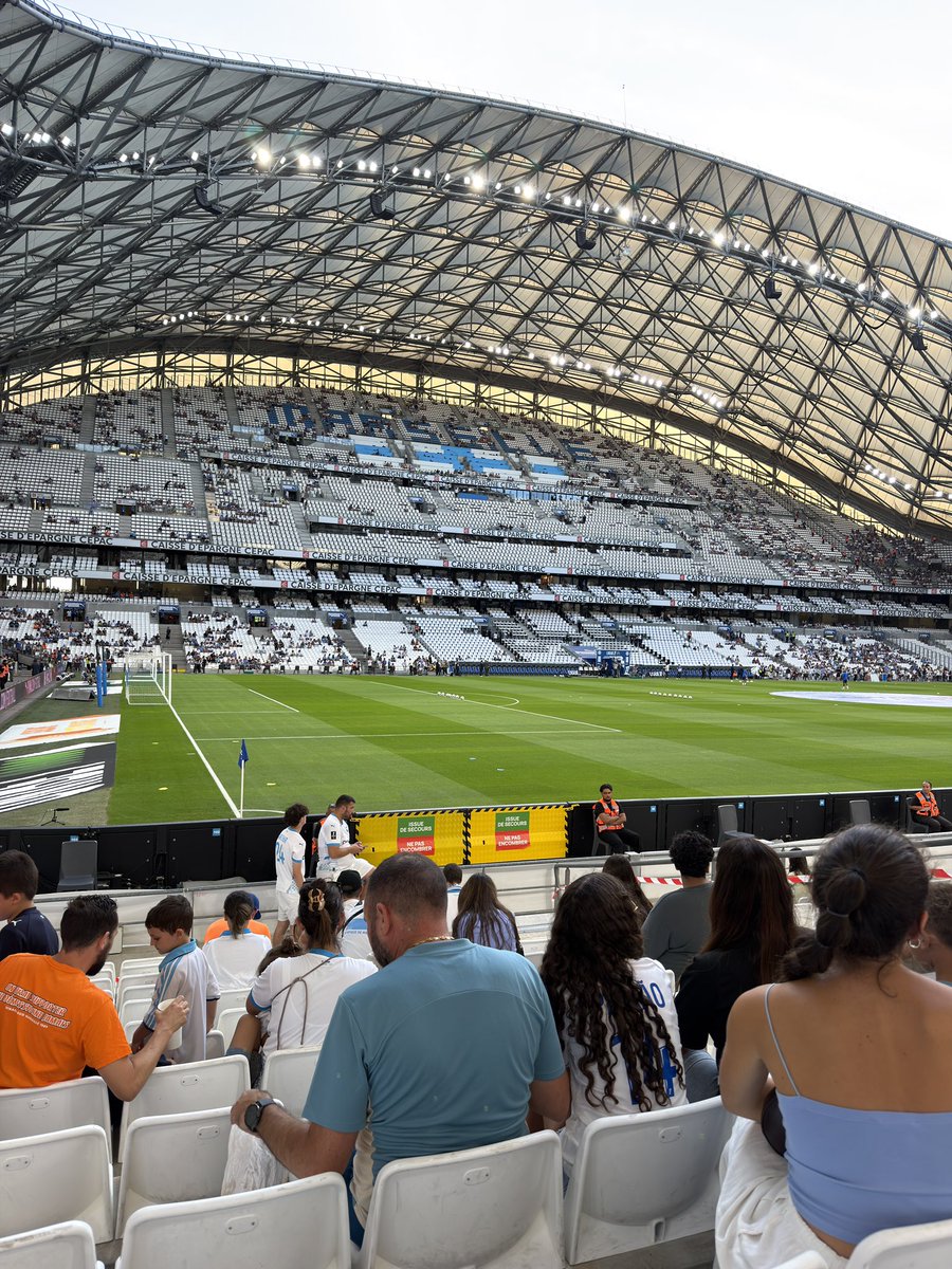 Theo_55160's tweet photo. #OMPFC 
#BilletOM

3 places côte à côte à vendre en ganay proche pelouse

Prix billetterie 65e

150e les 3 places https://t.co/jNBBGIWVEf