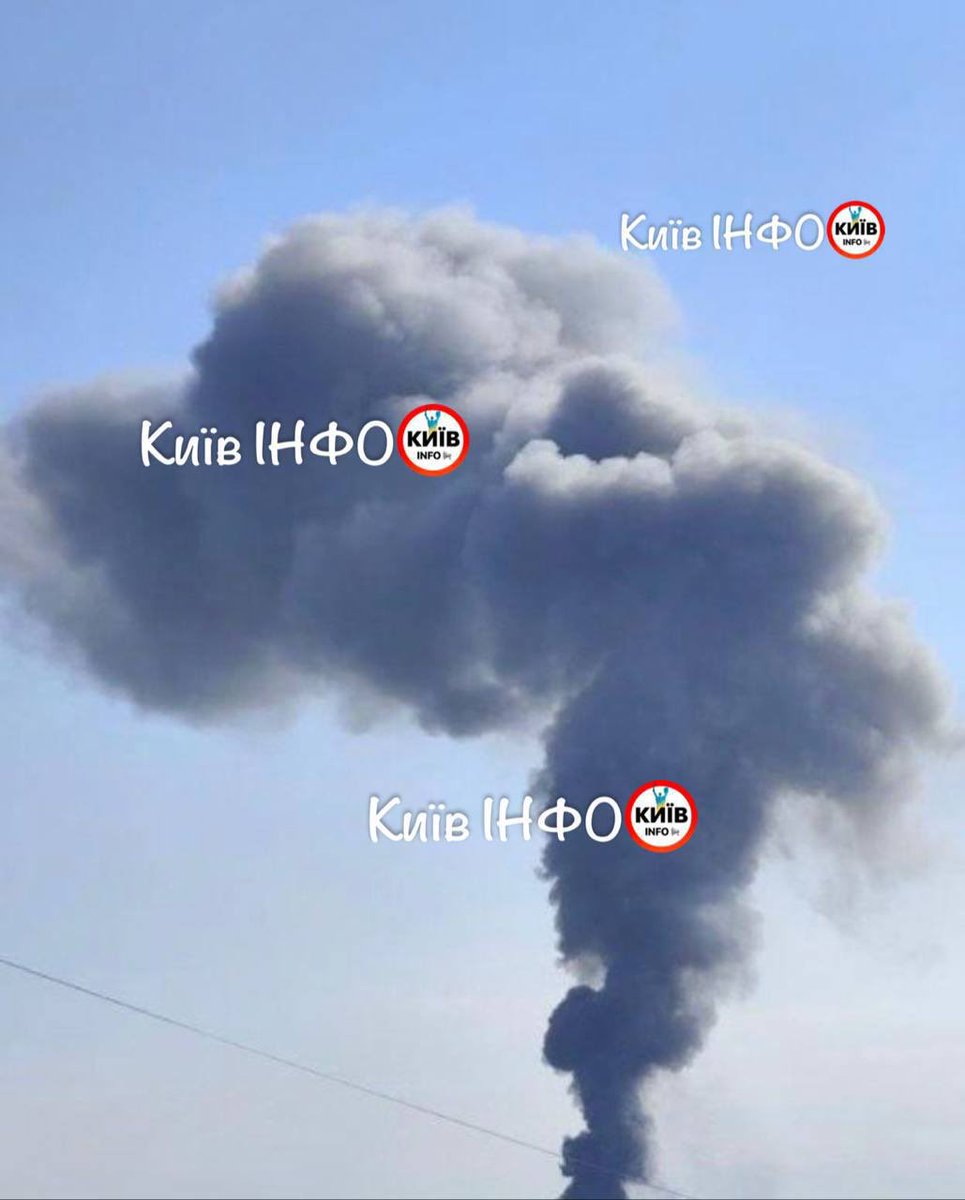 EuromaidanPR's tweet photo. Another massive fire reported in the Brovary area, Kyiv region. Russian terrorists hit us again. https://t.co/BXu0VWC63b