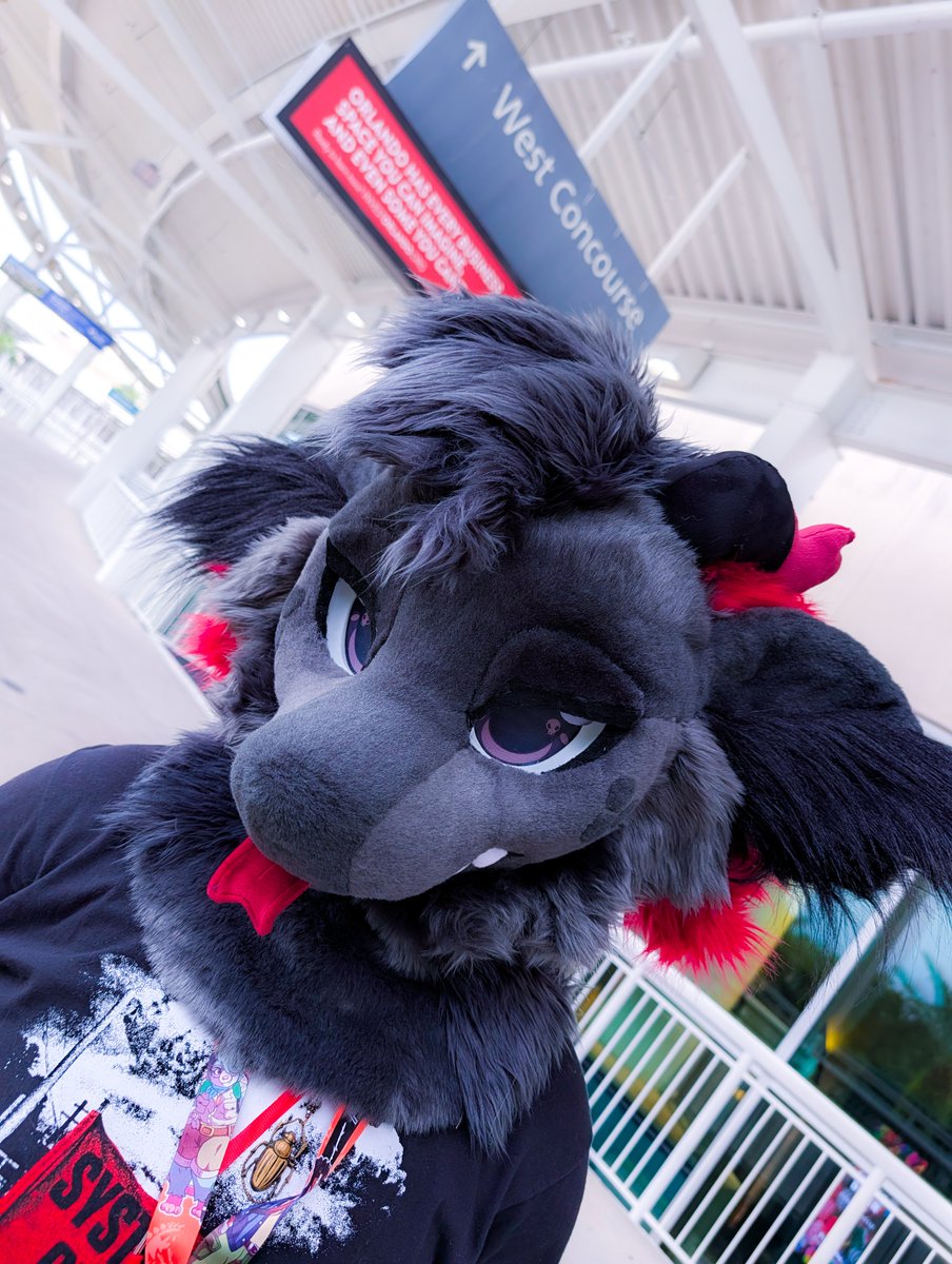 crafterspaniel's tweet photo. A few pictures of my most recent suit I finished last month:3 https://t.co/sY3BTjgC6z