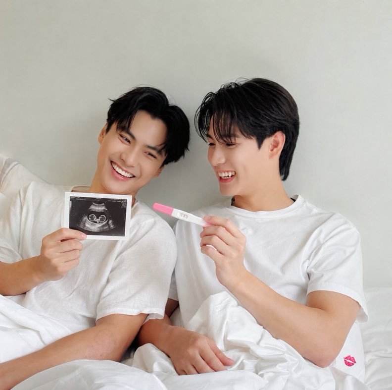 panneelily's tweet photo. Are you going to leave this matter as it is?Are you going to sacrifice something that hurts the artist by making the wrong changes to an ad?Will you leave the extremist fans like this? Please make some kind of response!!!

@GMMTV @Ohmpawat_Family 
#GMMTV #OhmPawat https://t.co/YGR5MuS2HQ