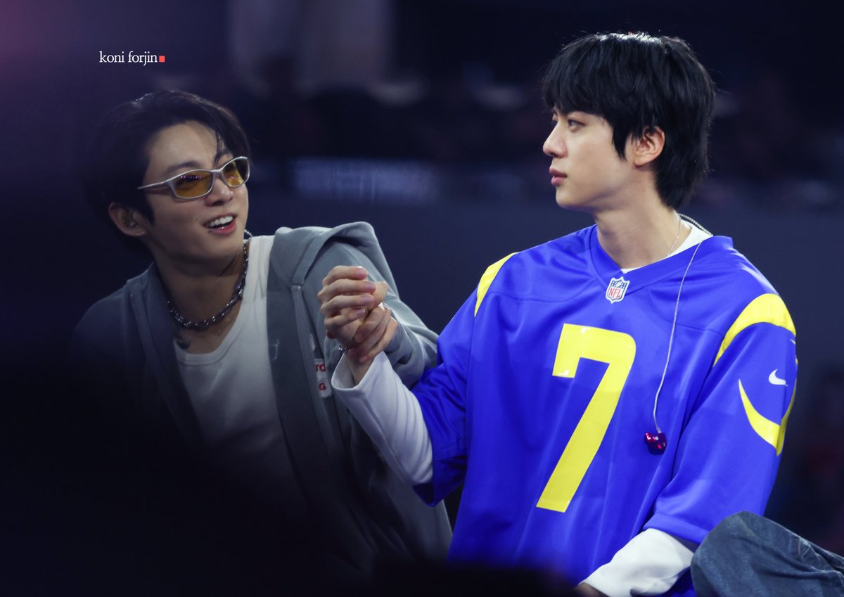 btsforever1207's tweet photo. 260902 BTS ARIRANG LA HD    

#BTS_WORLDTOUR_ARIRANG_LA #방탄소년단진 #JIN #진 #BTS_WORLDTOUR_ARIRANG https://t.co/aUWWLP9X8s