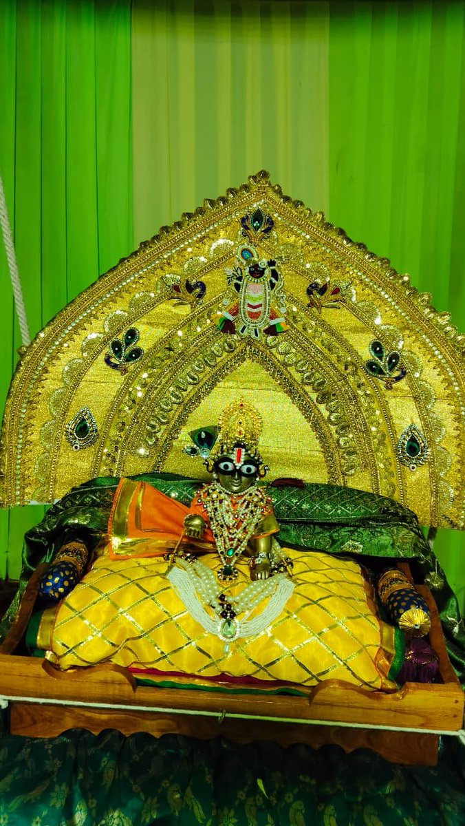 Mjbhadiyadra's tweet photo. રાજાધિરાજ પૂર્ણ પુરુષોત્તમ જગતગુરુ,ધર્મ સ્થાપક,વૃષ્ણિ ચંદ્રવંશી ક્ષત્રિય,યદુકુલભૂષણ યોગેશ્વર ભગવાન શ્રી કૃષ્ણ વાસુદેવજી પરમાત્માના જન્મોત્સવ ની હાર્દિક શુભેચ્છાઓ સહ નમન વંદન, અભિનદન 🥳🎇🙏🎆 
નંદ ઘેર આનંદ ભયો જય કનૈયા લાલ કી 🚩
હાથી 🐘 ઘોડા 🐎 પાલખી જય કનૈયા લાલ કી 🥳 https://t.co/c37jk6vkCI