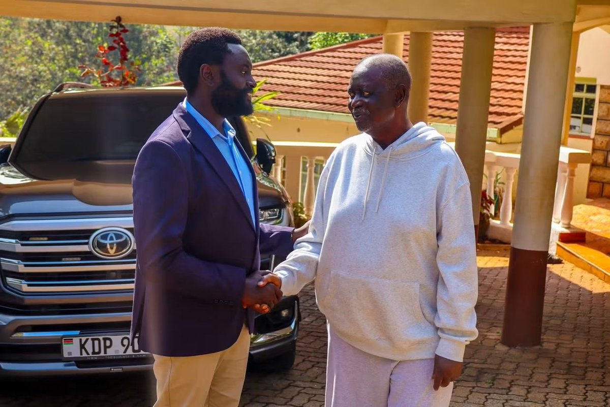 methumuhia's tweet photo. Happy to find my colleague Sen. Dr. Oburu Odinga in high spirits when I checked on him at his Nairobi residence this morning. https://t.co/SGnimV4eXj