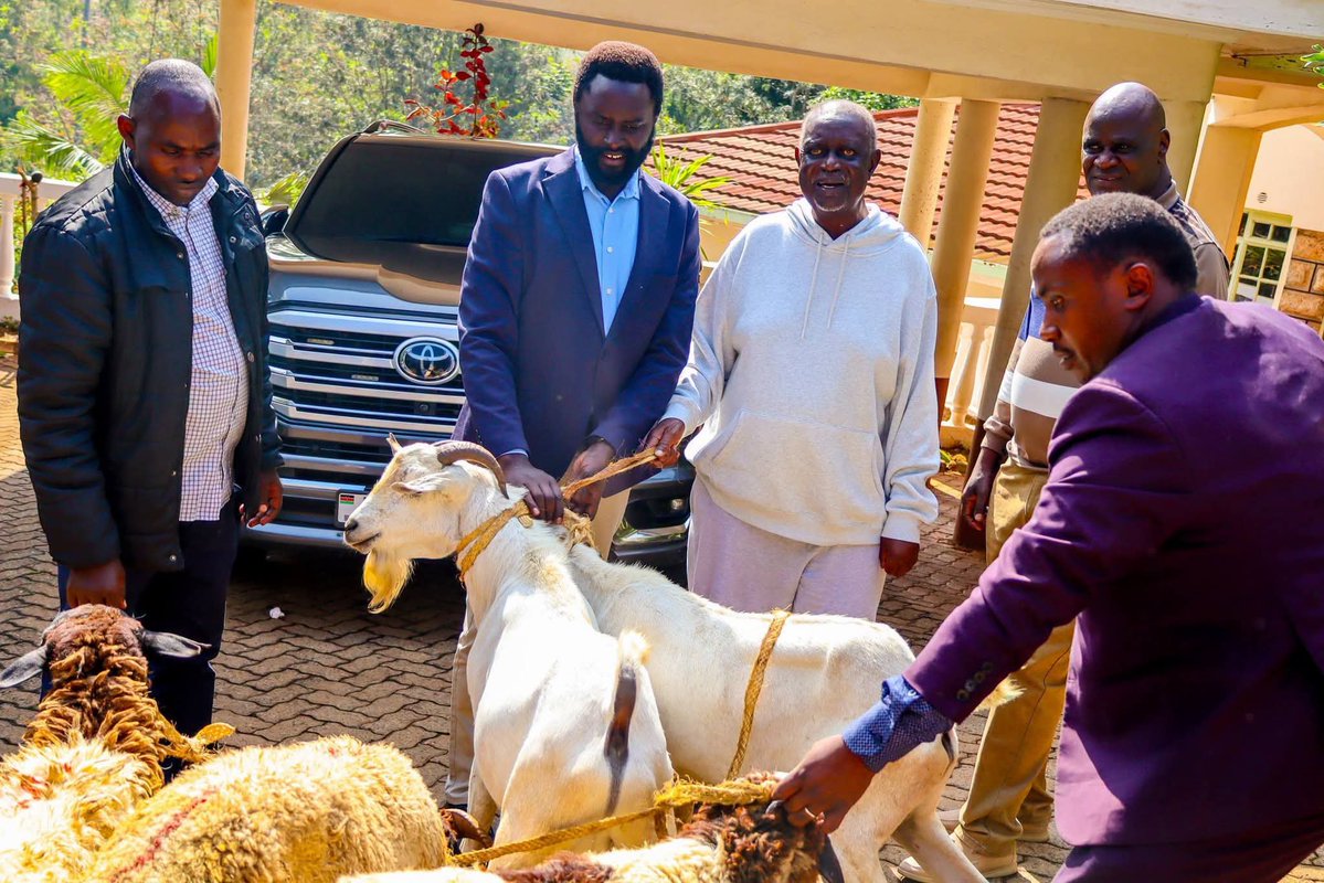 methumuhia's tweet photo. Happy to find my colleague Sen. Dr. Oburu Odinga in high spirits when I checked on him at his Nairobi residence this morning. https://t.co/SGnimV4eXj