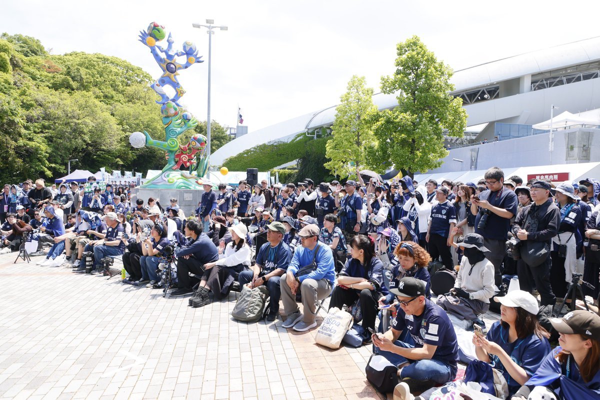 AvispaF's tweet photo. ／
9/5(土) #水戸ホーリーホック 戦はイベント盛りだくさん📣
＼

「わくわくステージイベント」開催🎉

●FANTASTICS 瀬口黎弥さん登場🌟
●スタグルコラボ　食レポ🐝✊
●アビチア パフォーマンス💙！

試合前からスタジアムを楽しもう🙌
詳しくは👇
 https://t.co/glyQKya2JA

🏆明治安田J1リーグ 第6節
👑#TEAMNAYBeeDAY
🆚#水戸ホーリーホック
🗓9/5 19:00キックオフ
🏟#ベスト電器スタジアム
🎫 チケット購入はこちら
https://t.co/SZ5HUJT7Nc

#アビスパ福岡